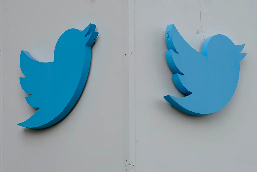 Twitter Exec Responsible for Content Safety Resigns after Elon Musk Criticism