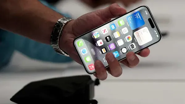 Apple's New iPhones: Faster Chips, Better Cameras, New Charging Ports 