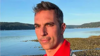 Ari Shapiro, Celebrated Journalist and LGBTQ+ Advocate, Announces Departure from NPR After 25 Years
